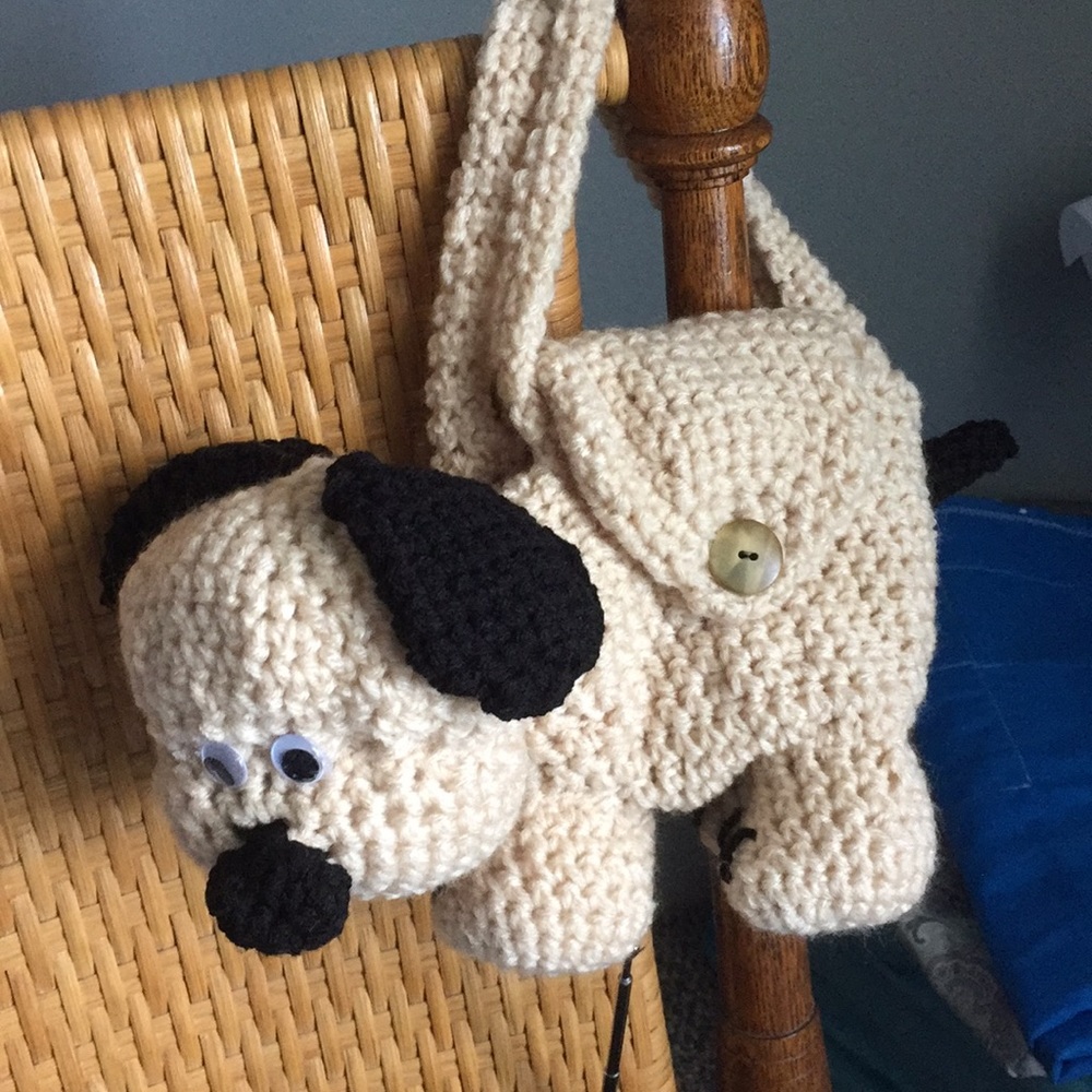 Hand Crafted Crocheted Beige Puppy Dog Purse Carrying Childrens Toy Accessory - Picture 4 of 7